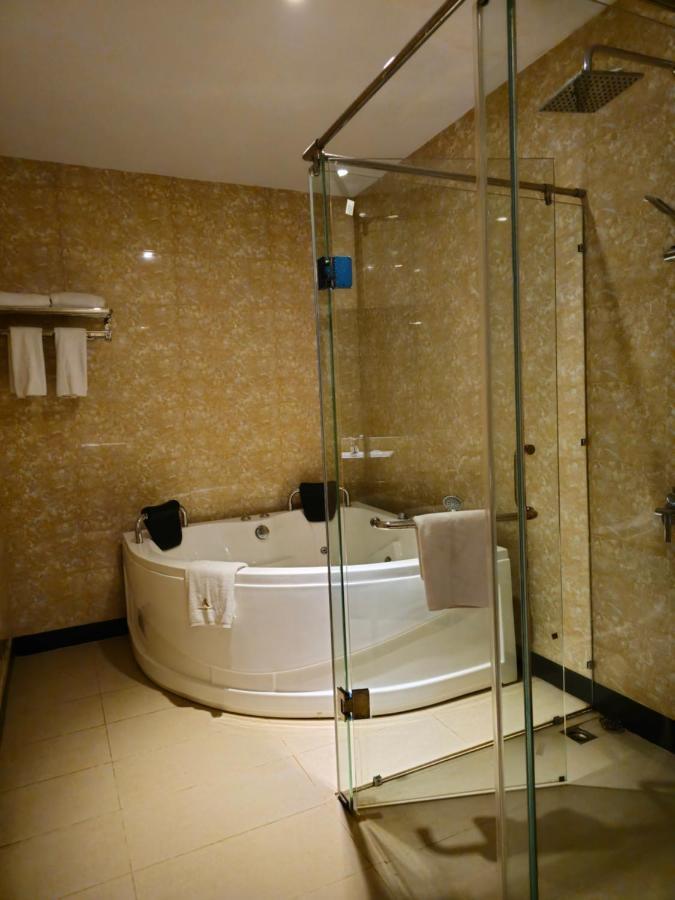 Grand Sydney Hotel Batam Buitenkant foto