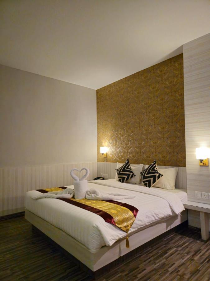 Grand Sydney Hotel Batam Buitenkant foto