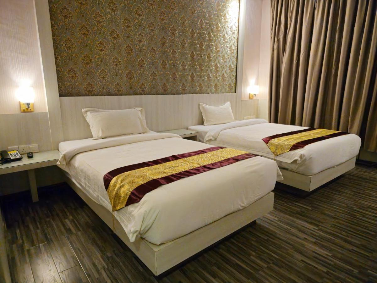 Grand Sydney Hotel Batam Buitenkant foto