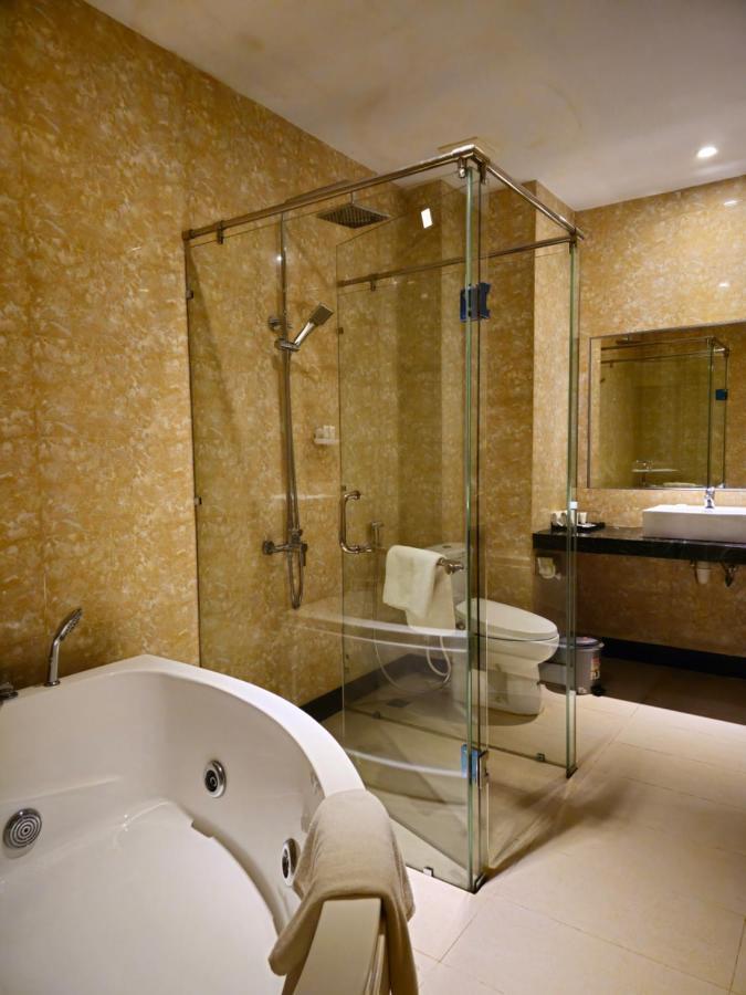 Grand Sydney Hotel Batam Buitenkant foto