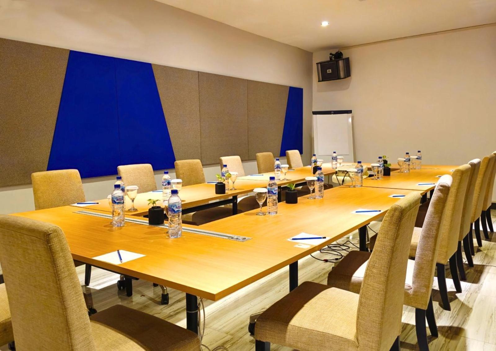Grand Sydney Hotel Batam Buitenkant foto